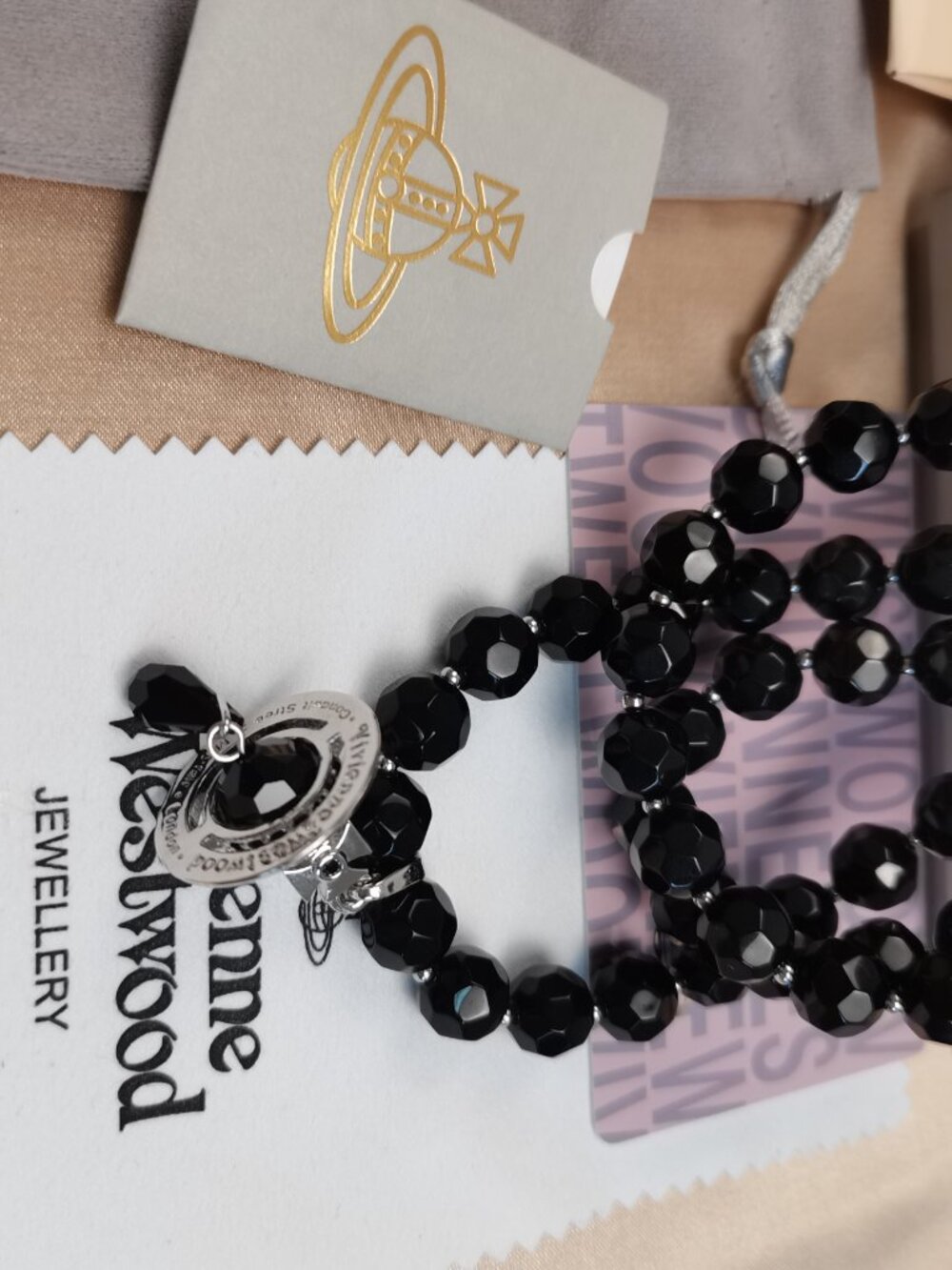 Vivienne Westwood Three Row Pearl Bas Relief Choker in Silver (Brand New) - Picture 11 of 13